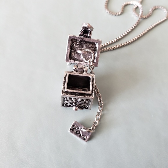 {5/$25} Secret love keepsake locket necklace - Picture 3 of 8